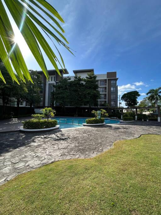 Modern Oasis: Pool + Netflix Leilighet Manila Eksteriør bilde